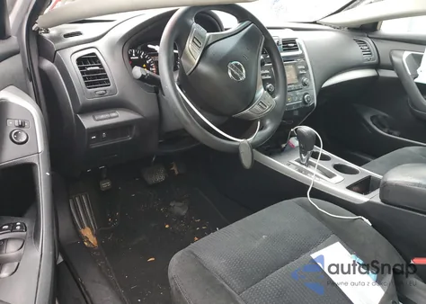 2015 Nissan Altima 2.5 z USA, uszkodzony, nr VIN 1N4AL3AP4FC599152